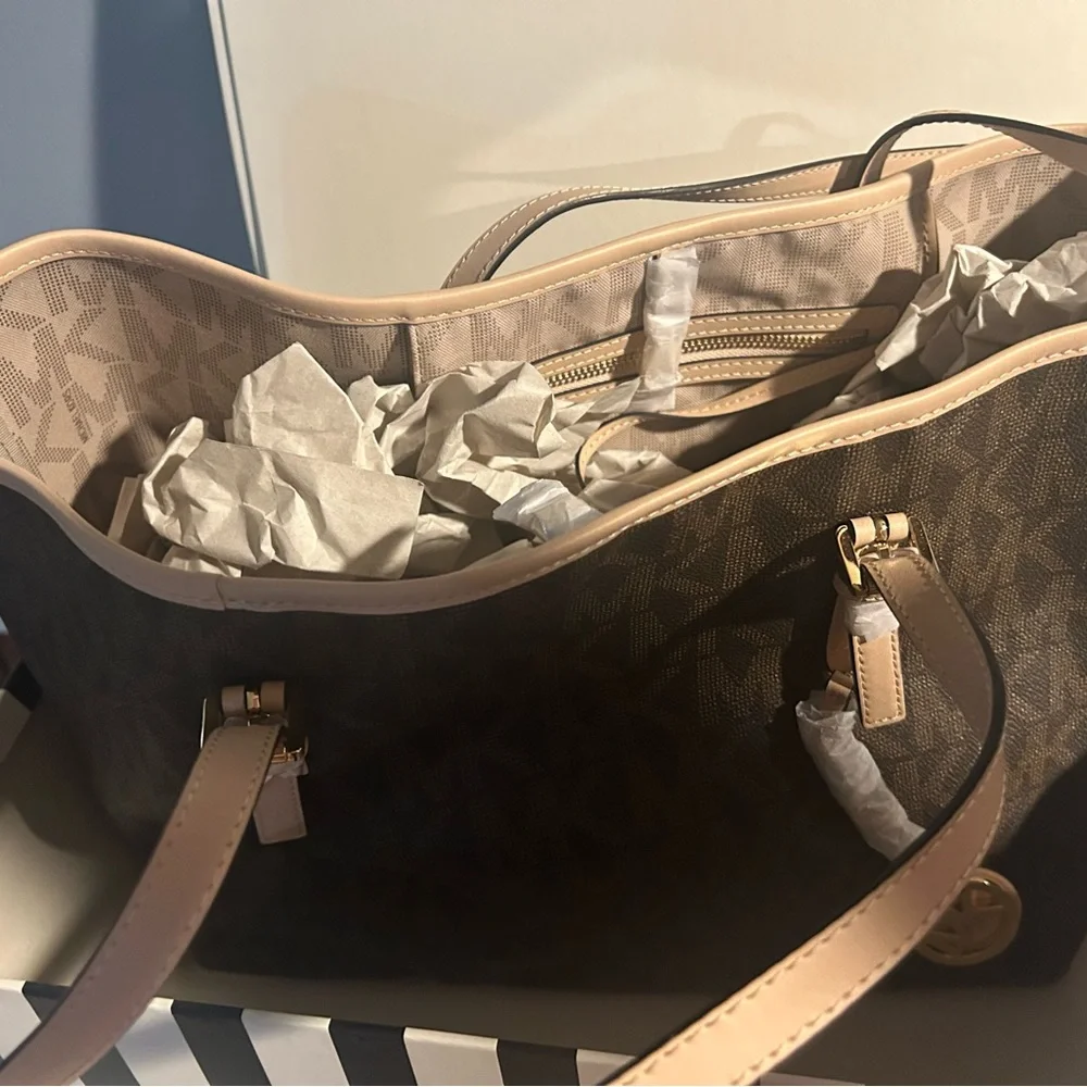 Michael Kors spacious michael